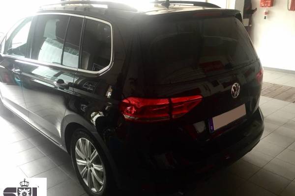 VW Touran 2T.jpg